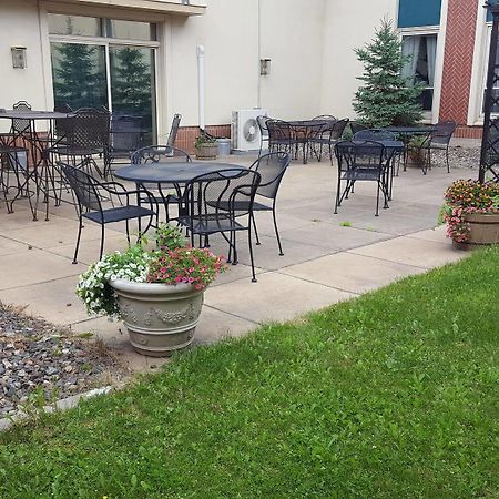 Hibbing Park Hotel Bagian luar foto
