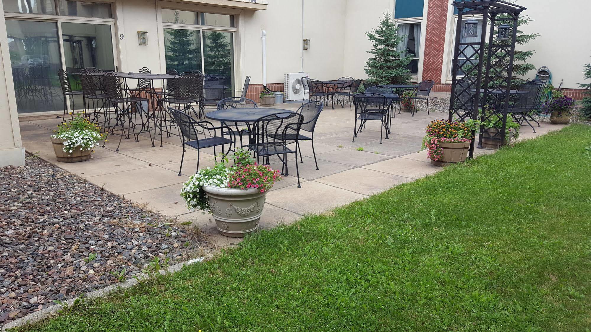 Hibbing Park Hotel Bagian luar foto
