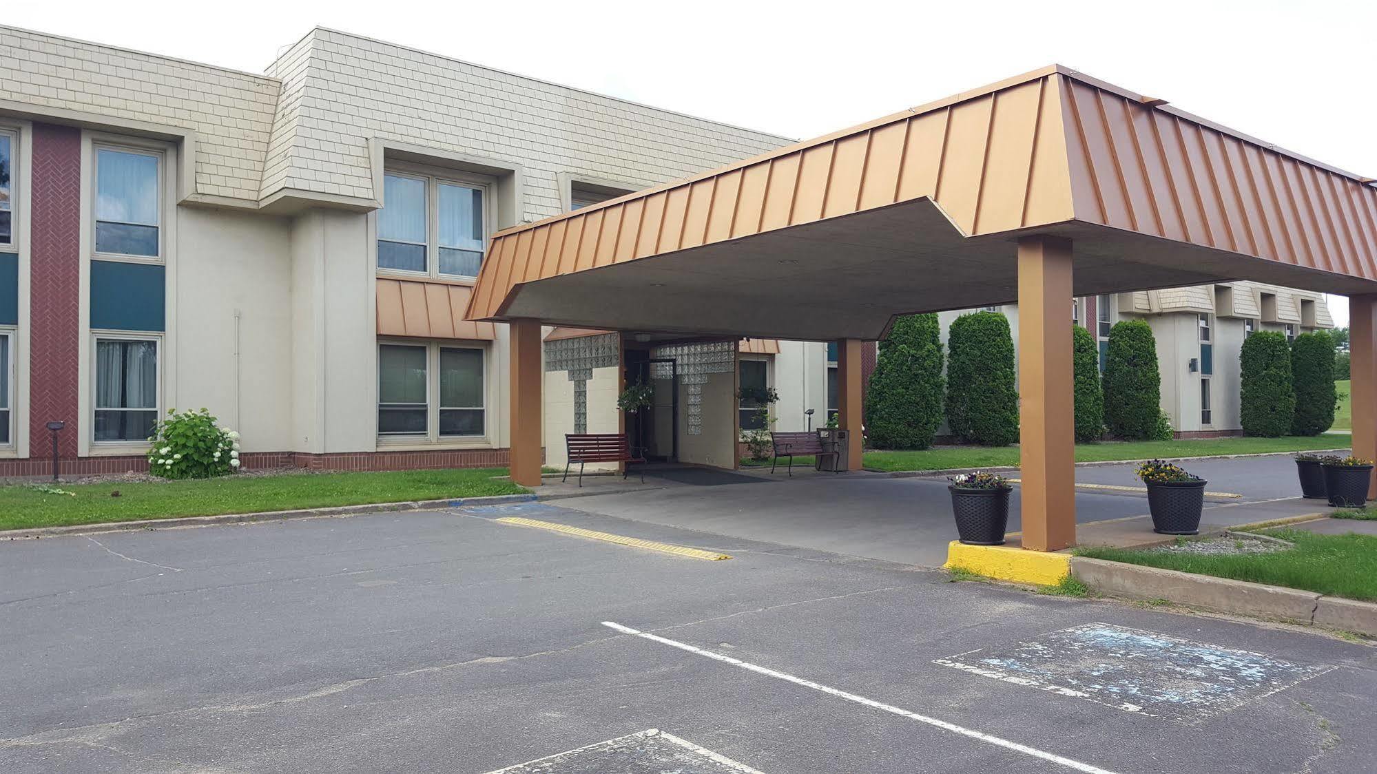 Hibbing Park Hotel Bagian luar foto