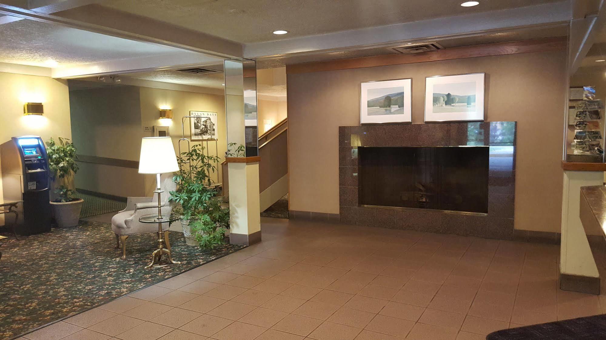 Hibbing Park Hotel Bagian luar foto